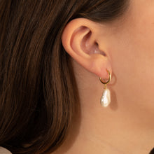 Load image into Gallery viewer, Clara Earrings - Gold
