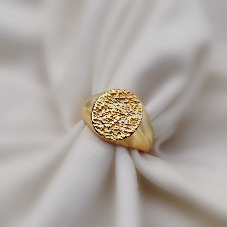 Moon Ring - Gold