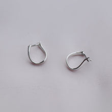 Load image into Gallery viewer, Alma Earrings - Silver
