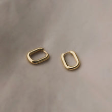 Load image into Gallery viewer, Tilde Earrings - Gold
